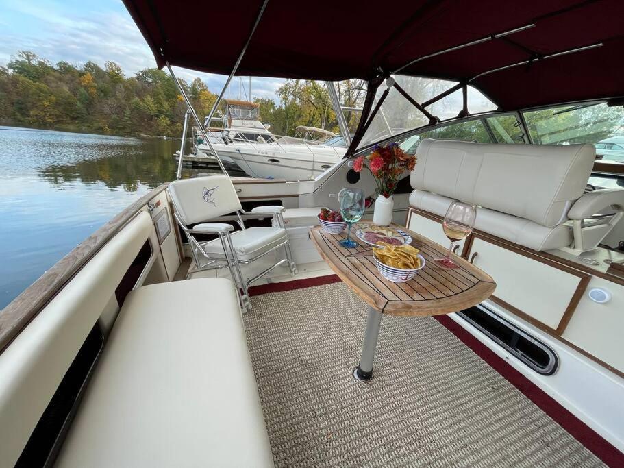 Private Yacht On Catskill Creek Extérieur photo