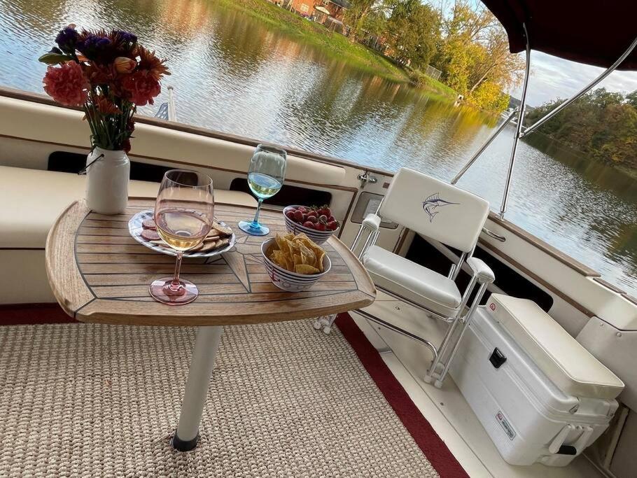 Private Yacht On Catskill Creek Extérieur photo